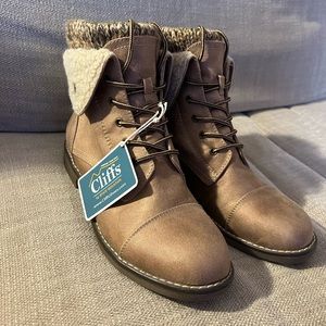 CLIFFS BY WHITE MOUNTAIN WINTER BOOTS! SIZE 9! NEVER WORN! Brown and tan